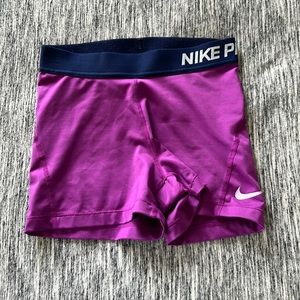 selling bc they don’t fit anymore. size Small, Nike brand, and they’re purple.
